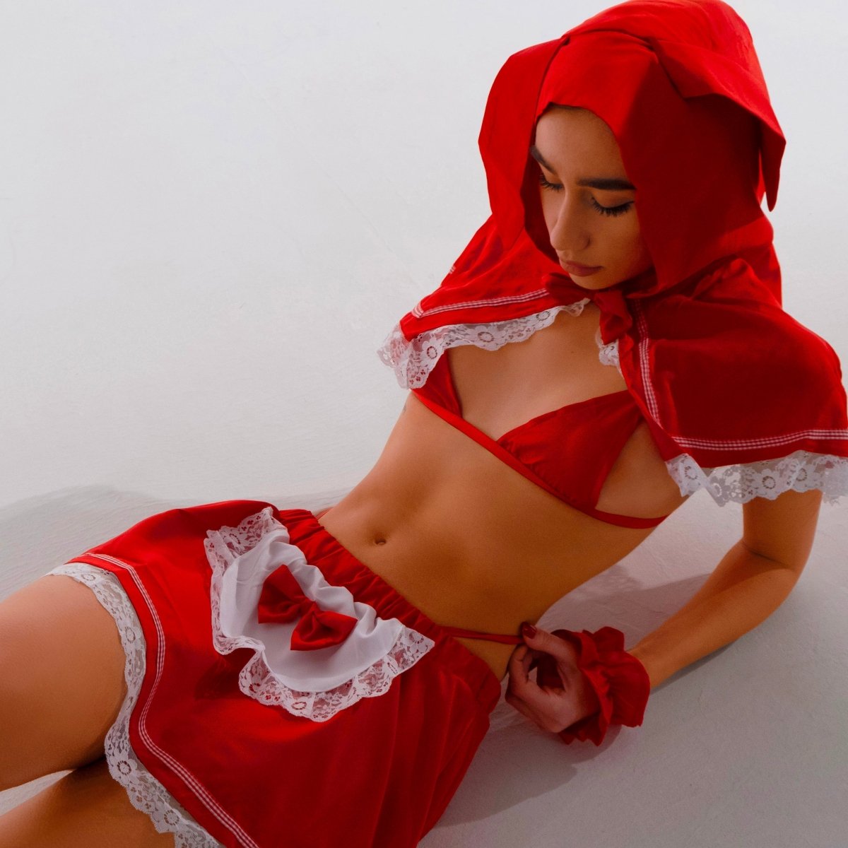 Lilian's Santa Cosplay - Cosplay - The Secret Affaire